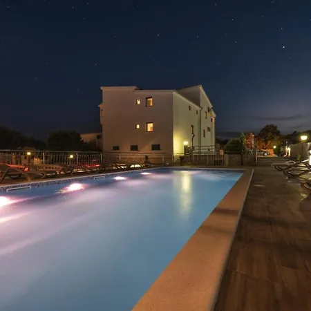 In With Balcony, Air Condition, Wifi, Washing Machine * Vinišće